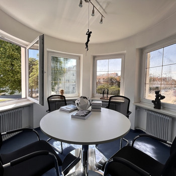 Stock - charmantes Büro, ruhige Lage, Balkon