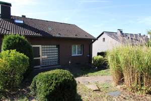 Doppelhaushälfte in gepflegter, ruhiger Wohnlage von Hattingen-Welper. Mit Garage und Garten. – Ludwig-Zamenhof-Straße 11, 45527 Hattingen – Vorschaubild 3