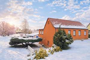 Haus mit Geschichte, Grundstück mit Zukunft – hier beginnt Ihr Projekt! – Die vollständige Adresse der Immobilie erhältst du vom Anbieter., 14776 Neustadt, Brandenburg an der Havel – Vorschaubild 1
