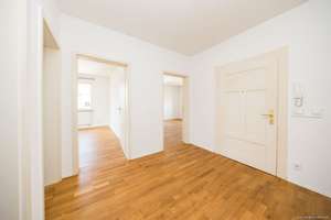 Großzügige 3-Zi-Altbauwhg mit Wohnküche, viel Licht & sonnigem Süd-Ost-/Westbalkon - ideal für WGs. – Die vollständige Adresse der Immobilie erhältst du vom Anbieter., 80993 Alt-Moosach, München – Vorschaubild 11