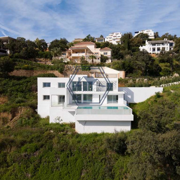 Zeitgenössische Villa mit Panoramablick und absoluter Privatsphäre in La Mairena