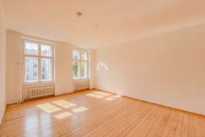 BLICK INS GRÜNE! RUHIG GELEGENE, HELLE UND KLASSISCH SCHÖNE ALTBAUWOHNUNG! PROVISIONSFREI!