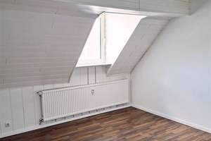 ***Gemütliche Dachgeschoss-Wohnung mit 1,5 Zimmern sucht nette Mieter*** – Siemensstr. 42, 45143 Altendorf, Essen – Vorschaubild 6