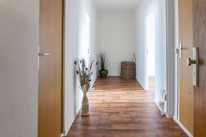 Wunderschöne 3 Raum-Wohnung mit Balkon – Alfred-Neubert-Str. 8, 9123 Markersdorf, Chemnitz – Vorschaubild 4