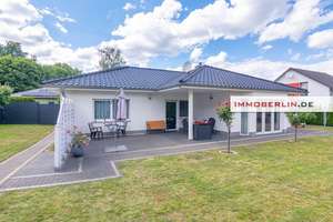 IMMOBERLIN.DE - Attraktiver Bungalow mit Sonnengarten & Garage