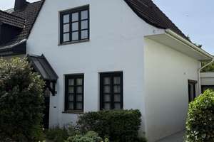 Gemütliches Zuhause in Laurensberg: 4-Zimmer, Küche, Diele, 2 Bäder, Gäste-WC, Garten, Kamin