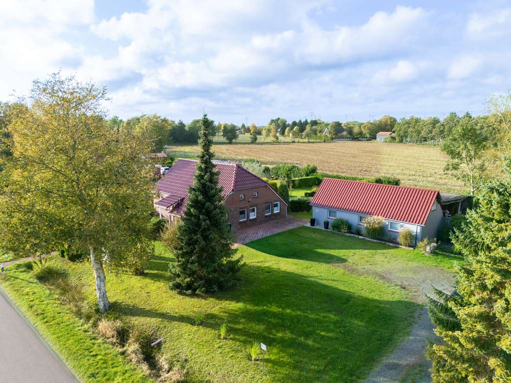 Immobilie in Westerholt - Gepflegtes Wohnhaus mit Praxis und Baugrundstück! - Bild 1