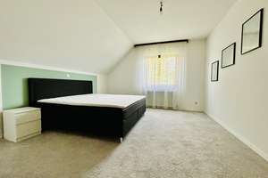 Zweifamilienhaus mit Potenzial in ruhiger Lage... – Die vollständige Adresse der Immobilie erhältst du vom Anbieter., 74564 Crailsheim – Vorschaubild 1