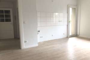 * ab 01.07. * sanierte 2 Raumwohnung, große Wohnküche, Sonnenbalkon, Tageslichtbad – Fröbelstrasse 100, 47053 Hochfeld, Duisburg – Vorschaubild 4