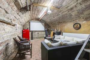 Einfamilienhaus in Stuttgart-Ost: Gewölbekeller, überdachte Terrasse und 2 Bäder – Die vollständige Adresse der Immobilie erhältst du vom Anbieter., 70186 Gablenberg, Stuttgart – Vorschaubild 11