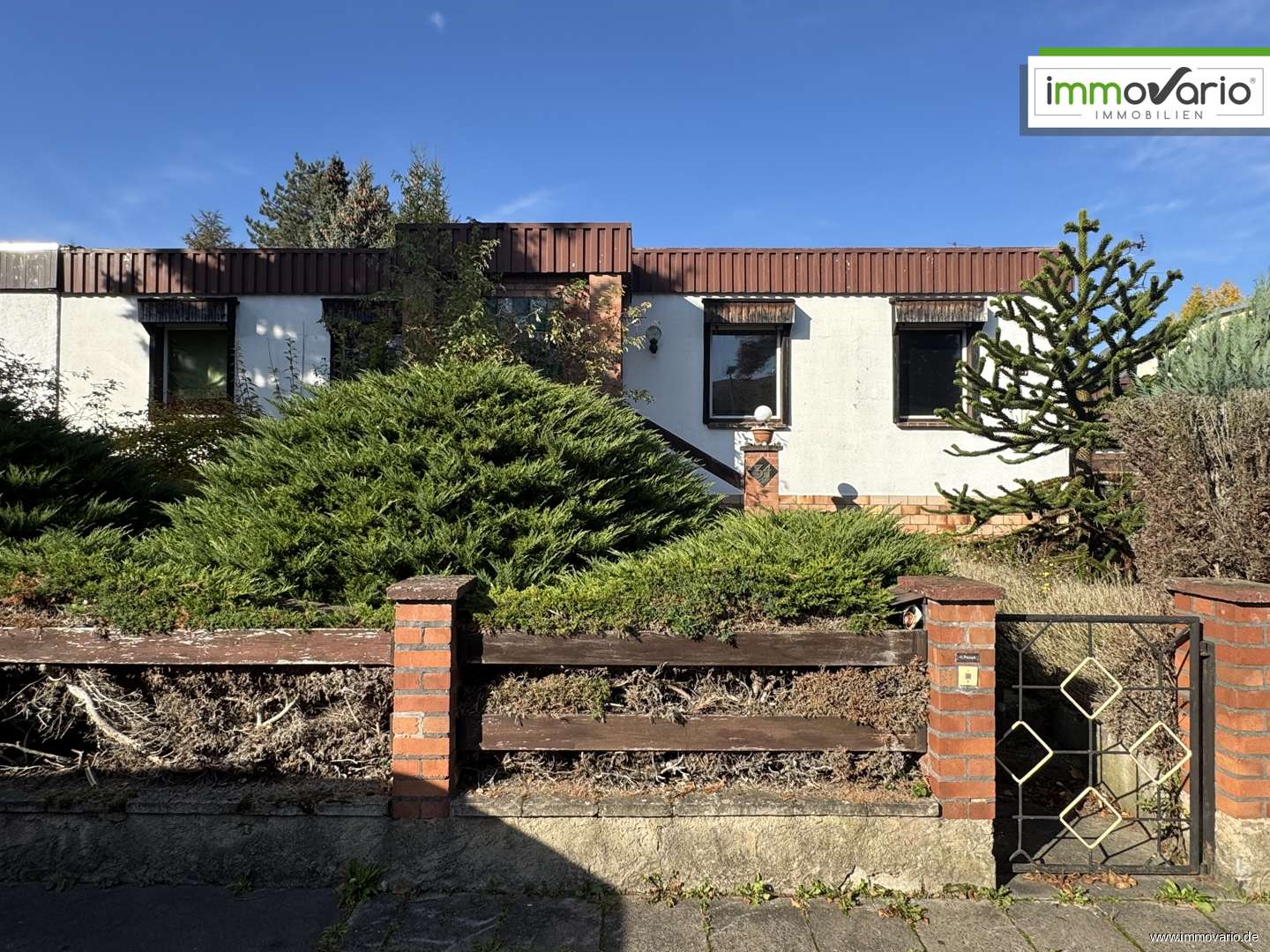 Sanierungsbedürftiger Bungalow mit großem Grundstück zu verkaufen!, Magdeburg – Bild 1