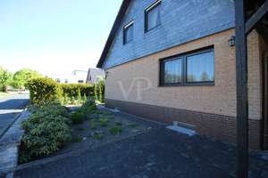 GEPFLEGTES FAMILIENHAUS MIT VOLLKELLER UND DOPPELCARPORT - PLATZ FÜR DIE GANZE FAMILIE – Die vollständige Adresse der Immobilie erhältst du vom Anbieter., 38458 Velpke – Vorschaubild 2