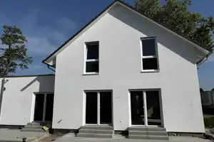 Modernes und ökologisch nachhaltiges Einfamilienhaus mit Einliegerwohnung! – Agnes-Derichsweiler-Straße 1, 41540 Neuss (Rhein-Kreis) – Vorschaubild 1