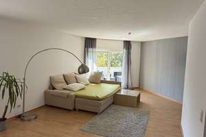 Großzügige 2-Zimmer-Dachgeschosswohnung mit zwei Balkonen in Koblenz-Güls – Die vollständige Adresse der Immobilie erhältst du vom Anbieter., 56072 Güls, Koblenz – Vorschaubild 4