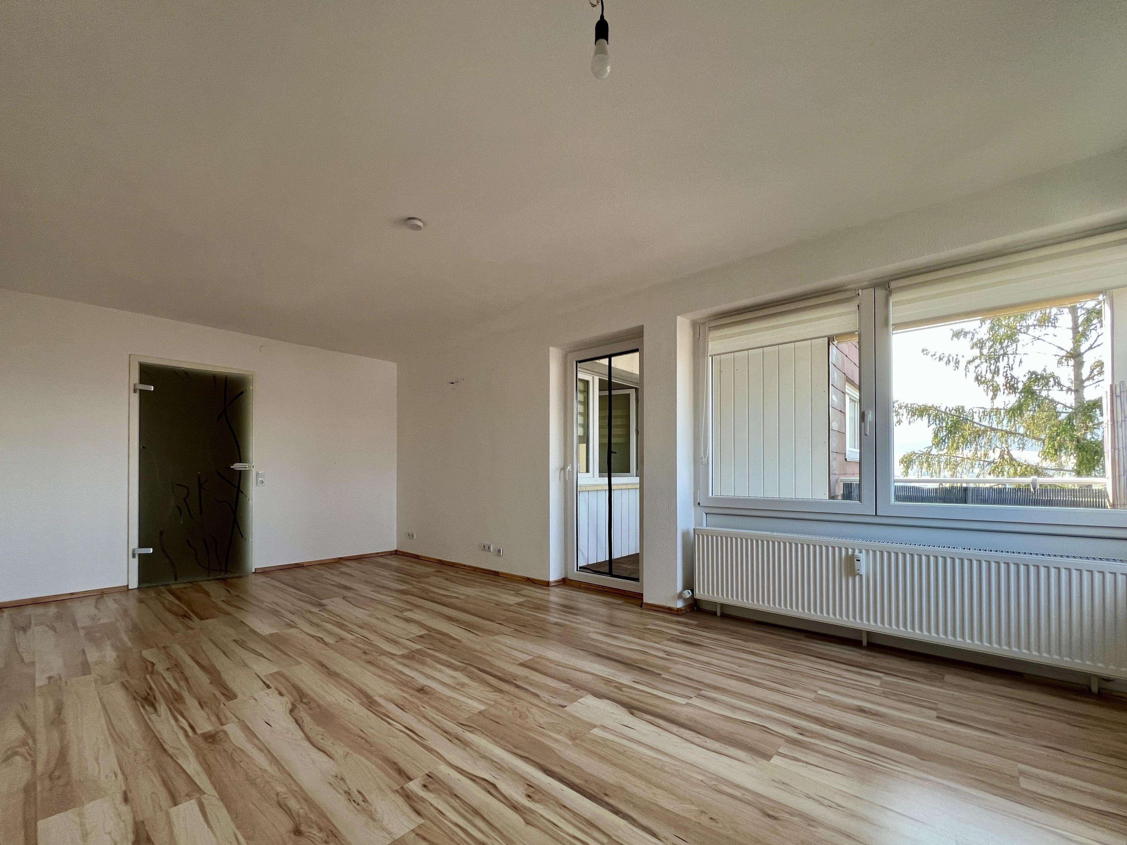 Immobilie in Oberstenfeld - Hier dürfen Sie einziehen: 3,5-Zimmer auf rund 90 m², Westbalkon und Garage - Bild 6