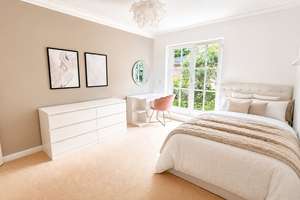 Exklusive Villa 
mit Pool, traumhaftem Garten & 3er-Garage 
in Hamburg-Wohldorf-Ohlstedt – Die vollständige Adresse der Immobilie erhältst du vom Anbieter., 22397 Wohldorf-Ohlstedt, Hamburg – Vorschaubild 14