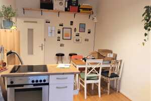 Wunderschöne 1,5 Zimmer Wohnung mit Dielenboden, Tageslichtbad in zentraler Lage – Overdyker Straße 10, 44809 Bochum – Vorschaubild 2