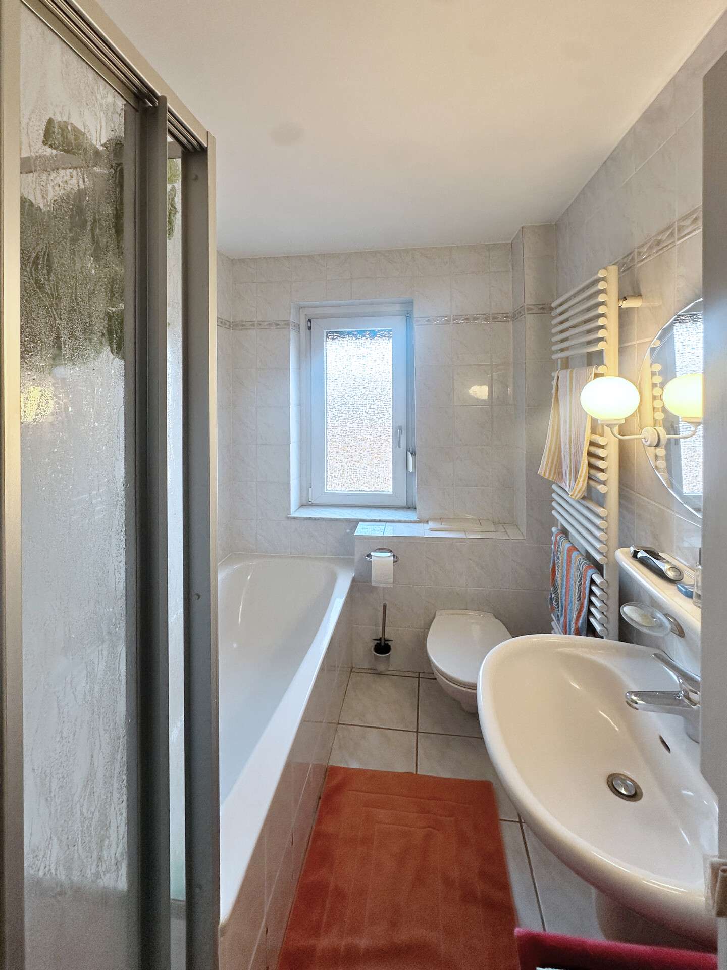 Immobilie in Sehnde - 3-Zimmer-Wohnung im 1. Obergeschoss in zentraler Lage von Sehnde - Bild 2