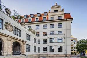 Eine seltene Freiheit: Arbeiten oder Wohnen im YOO München by Philippe Starck