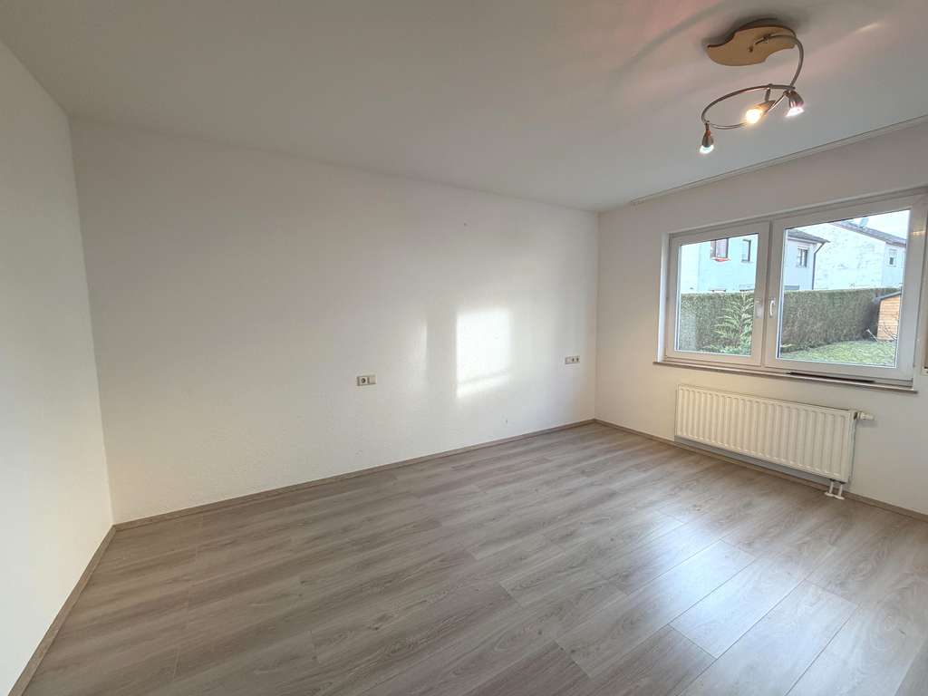 Immobilie in Wolfschlugen - SOFORT EINZIEHEN: Junge 4-Zimmer-Wohnung in TOP Zustand! - Bild 3