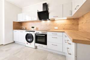 Neu sanierte & neu vollmöblierte 3-RW * neue EBK *Süd-Balkon* Bad mit Fenster + Wanne* zentral! – Hansastraße 22, 1097 Leipziger Vorstadt, Dresden – Vorschaubild 5