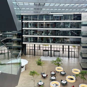 Entdecken Sie die vielen Möglichkeiten, um in Regus FGS Campus auf Ihre Art zu arbeiten