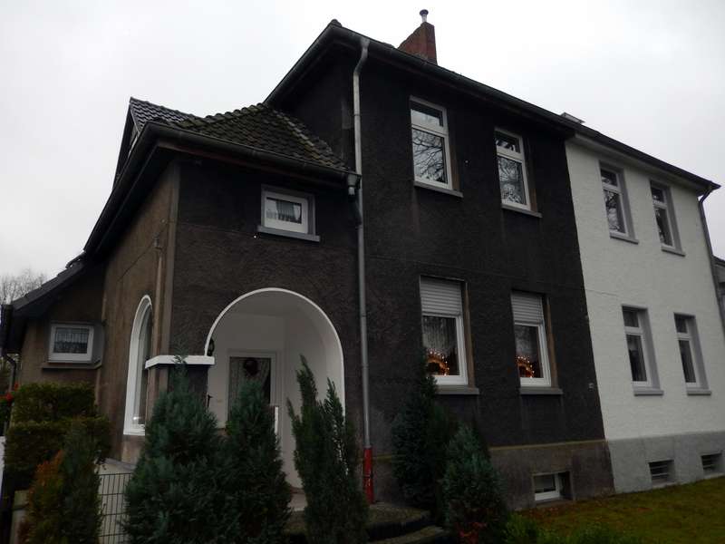 Charmantes Zechenhaus mit großem Grundstück in GE-Hassel zu verkaufen