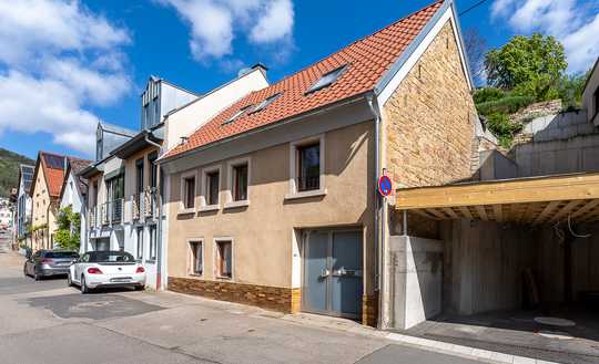 Charmantes EFH mit Innenhof & Dachterrasse in Toplage auf der Haardt – Ausbaupotenzial inklusive