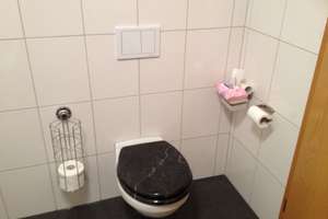 Dönberg. Freistehendes Einfamilienhaus mit großem Garten, Terrasse, offenem Kamin und Stellplätzen. – Die genaue Adresse erhalten Sie vom Anbieter xx xx, 42111 Uellendahl-Katernberg, Wuppertal – Vorschaubild 7