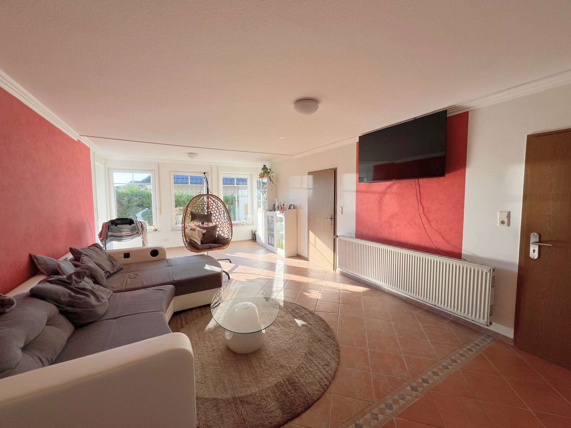 Immobilie in Friesoythe - Ruheoase mit viel Platz: Großes Einfamilienhaus & Einliegerwohnung auf ca. 1.023 m² Grundstück - Bild 4