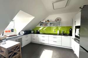Charmante 2-Zimmer-Dachgeschosswohnung mit Loggia in begehrter Wohnlage von Erding