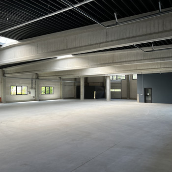 1.000 m² Hallenfläche & 300 m² Büro | kurzfristig verfügbar | ebenerdige Andienung