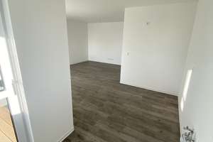 Wohnen "Zur Yachtwerft"! Exklusive 4-Raum-WE mit Vollbad, Fußbodenhzg., Fahrstuhl u. Balkon! – Zur Yachtwerft 58, 18147 Gehlsdorf, Rostock – Vorschaubild 4
