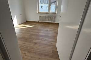 Helle 3-Zimmer-Wohnung mit neuem Bad & separatem Büro im Zweifamilienhaus – Georg-Friedrich-Händel-Straße 6, 72766 Reutlingen-Mitte, Reutlingen – Vorschaubild 4
