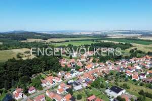 **RESERVIERT** Charmantes Einfamilienhaus mit großem Garten und viel Platz für Ihre Wohnideen – Die vollständige Adresse der Immobilie erhältst du vom Anbieter., 99880 Waltershausen – Vorschaubild 1