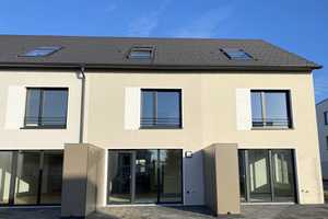 Reihenmittelhaus mit Garten & Einbauküche: KFW55 Reihenhaus Baujahr 2022 – Gerstenweg 8c, 14641 Havelland (Kreis) – Vorschaubild 1