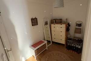 Charmantes 1-Zimmer-Apartment in Stuttgart-Mitte mit Balkon, EBK und optionalem Stellplatz – Gymnasiumstraße 52, 70174 Neue Vorstadt, Stuttgart – Vorschaubild 2