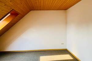 Helle 3-Zimmer-Dachgeschosswohnung mit Süd-Balkon und Aussicht – Die vollständige Adresse der Immobilie erhältst du vom Anbieter., 70563 Heerstraße, Stuttgart – Vorschaubild 5
