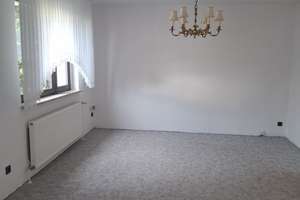 Familienfreundliches 4-ZKB-Haus mit Balkon/Terrasse, Einbauküche & Gäste-WC – Herbsteinerstraße 30, 13435 Wittenau, Berlin – Vorschaubild 2