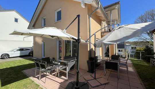 Bild von Modernes Einfamilienhaus mit Wärmepumpe