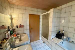 Zweifamilienhaus mit Mietpotenzial – Ideale Finanzierungsmöglichkeit durch Mieteinnahmen – Die vollständige Adresse der Immobilie erhältst du vom Anbieter., 33100 Kernstadt, Paderborn – Vorschaubild 4