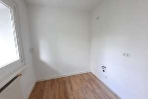 Frisch renovierte 3 R Whg mit Balkon und Wanne  – Löwenhainer Straße 26, 1279 Tolkewitz/Seidnitz-Nord, Dresden – Vorschaubild 5