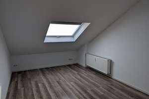 2 ZW WOHNUNG DG WANNENBAD EBK ALLE ZIMMER TAGESLICHT NÄHE UNIKLINIK ROSSMANN EIFLER REWE BUSSE/BAHN