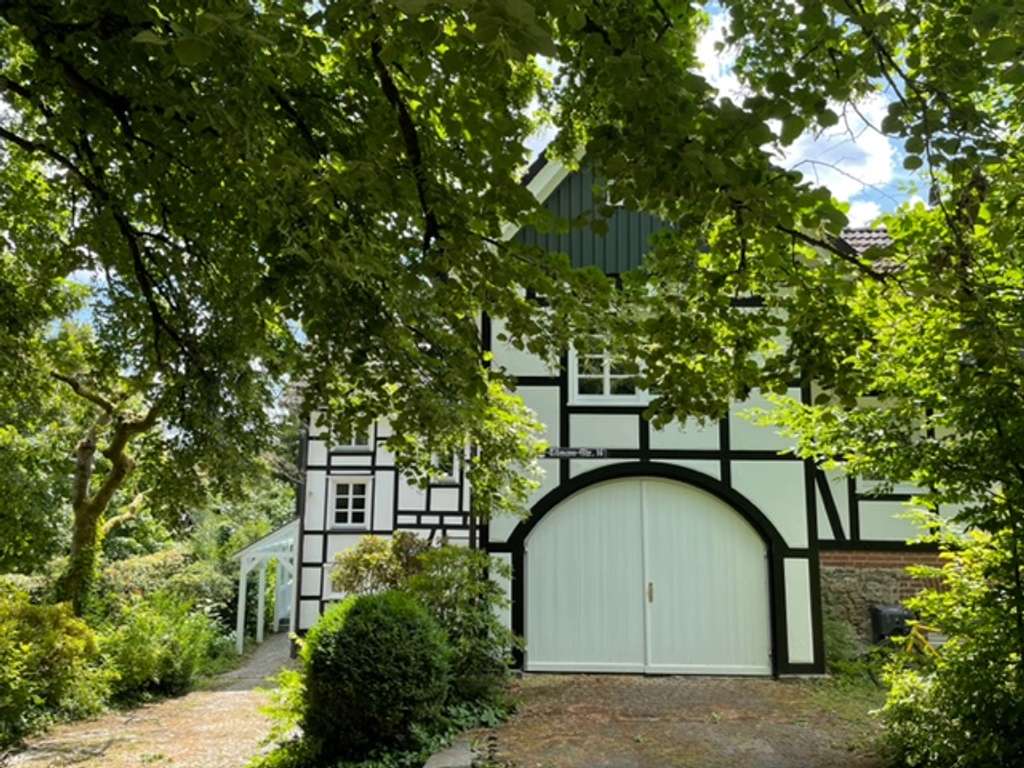 Immobilie in Waldbröl - Historisches Fachwerkhaus für Liebhaber zum Sonderpreis von € 390.000,- - Bild 0