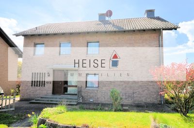 Ein- bis Zweifamilienhaus mit Garage in Stahle