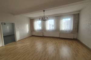 Großz. Wohnhaus in Kölleda,  mit hoher Toreinfahrt, gepflegter und einzugsbereiter Zustand ! – Die vollständige Adresse der Immobilie erhältst du vom Anbieter., 99625 Kölleda – Vorschaubild 19