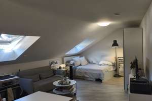in 2022 komplett renoviertes Dachgeschoss Appartement