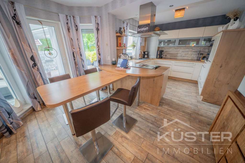 Immobilie in Obernkirchen - KÜSTER IMMOBILIEN präsentiert: Exklusives Wohnen mit viel Platz und traumhafter Aussicht - Bild 4