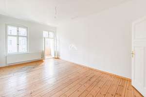 GROßZÜGIGE UND KLASSISCHE ALTBAUWOHNUNG MIT BALKON IN PRENZLAUER BERG! PROVISIONSFREI! – Ueckermünder Str. 17, 10439 Prenzlauer Berg, Berlin – Vorschaubild 1