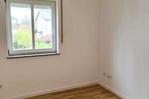 Sonnenbalkon, Fußbodenheizung und gelungene Raumaufteilung | 3 Zimmer, Top-S-Bahn-Anbindung – Die vollständige Adresse der Immobilie erhältst du vom Anbieter., 81929 Daglfing, München – Vorschaubild 9